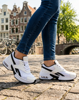 Lina | Ergonomische Damenschuhe für Sport
