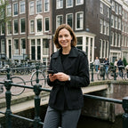 Kurzer Damen Trenchcoat im eleganten City-Stil